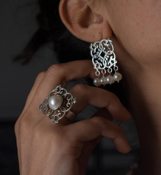 Opulent Elegancy dangling Earring