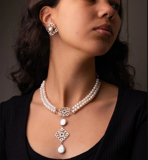 Opulentt Elegancy Necklace W Medal