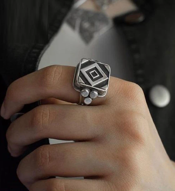 Prism of Majesty Ring