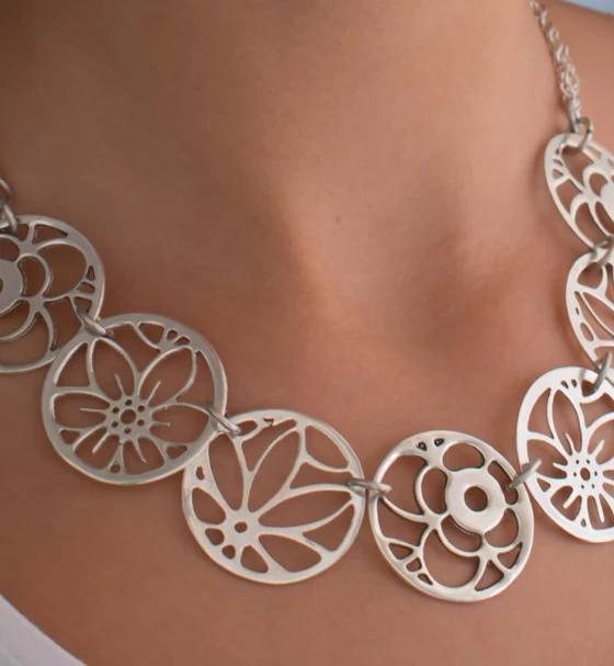 ward el ganaien Necklace