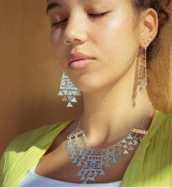 Kandaka Necklace