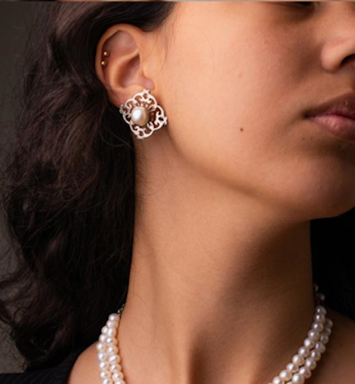 Opulent Elegancy Earring one pearl